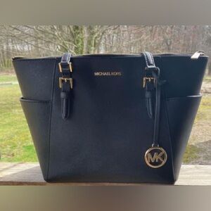 Michael Kors large shoulder bag black/gold